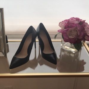 Zara black pointed toe pumps
